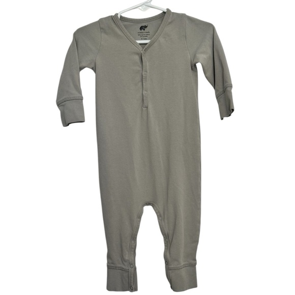 monica + andy Other - Monica + Andy Gray Snap Long Sleeve Romper Organic Cotton 9-12M